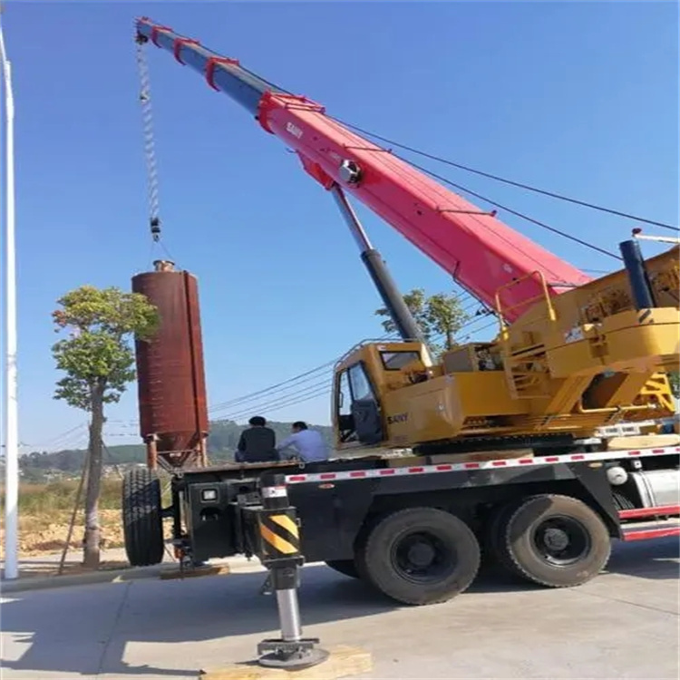 红坪镇80吨吊车出租多少钱