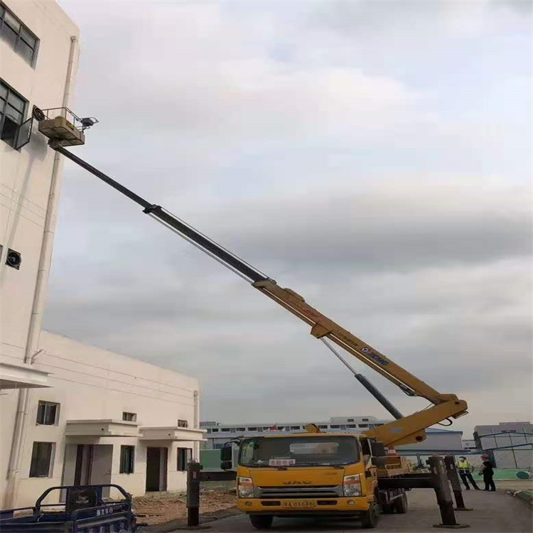 红坪镇哪里有小型吊车出租的